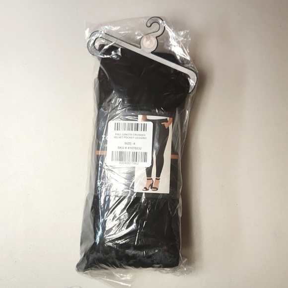 ❤️NWT VINTAGE TORRID LEGGING - CRUSHED VELVET - BLACK - POCKETS - PLUS SIZE - Picture 6 of 8